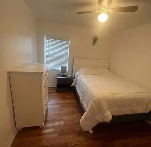 Cozy House On The Hill Apartment Tallahassee